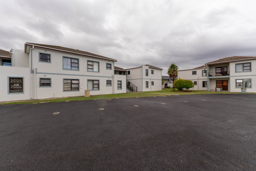 2 Bedroom Property for Sale in Twin Palms Western Cape